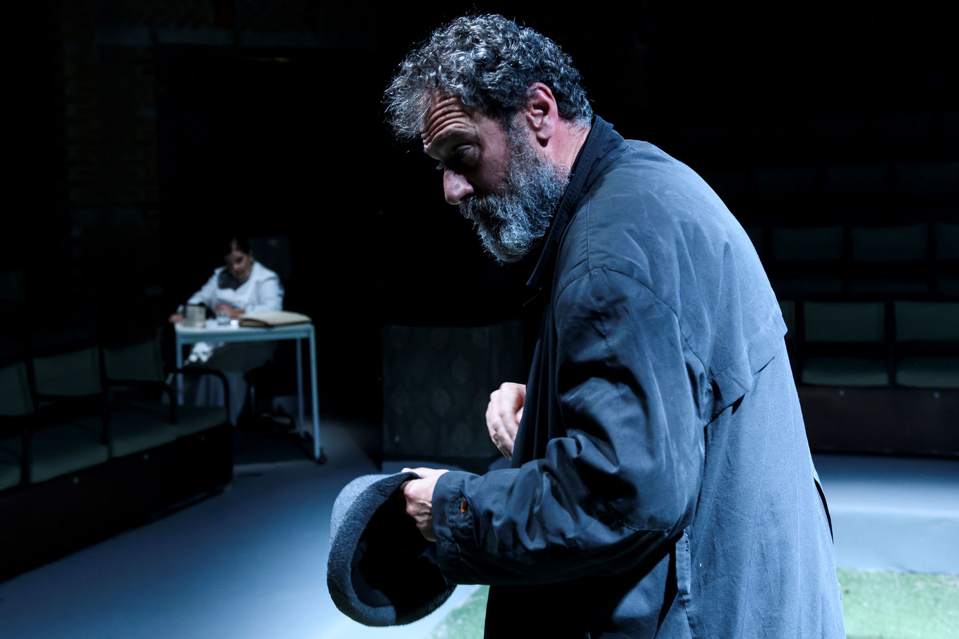 Το ημερολόγιο ενός τρελού: Η σπουδαία παράσταση του Στάθη Λιβαθινού επιστρέφει για 2η χρονιά