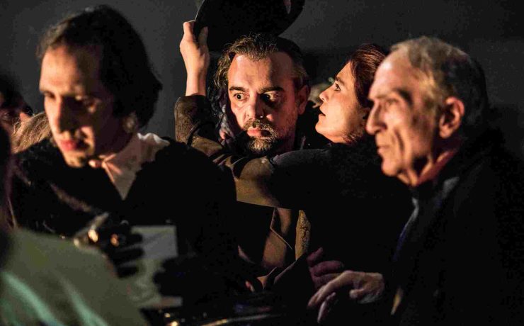 Το Δημοτικό Θέατρο Πειραιά καλωσορίζει το 2026 με τον «ΙΒΑΝΟΦ» του Γιάννη Χουβαρδά