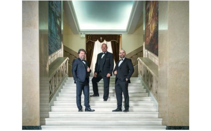 Οι Τρεις Έλληνες Τενόροι υποδέχονται το 2026 με μια λαμπερή πρωτοχρονιάτικη συναυλία γεμάτη εκπλήξεις