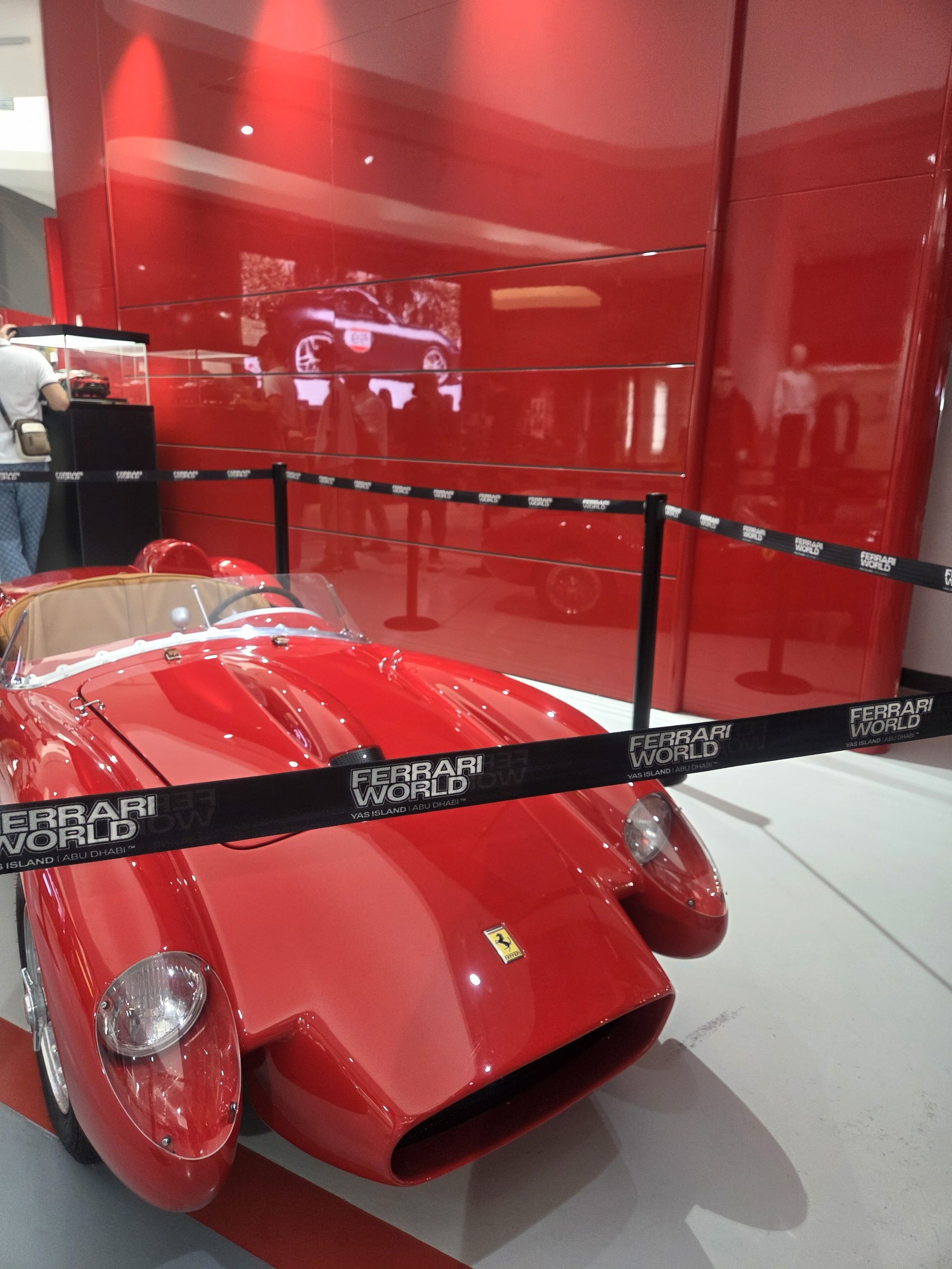 Επισκεφθήκαμε το Ferrari World στο Άμπου Ντάμπι και σας μεταφέρουμε τις εντυπώσεις μας!