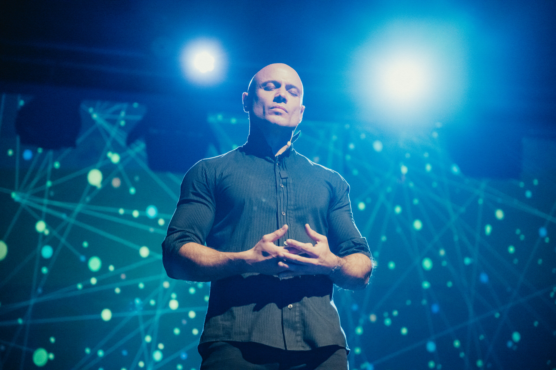 Stand Up Therapy: Ο διακεκριμένος ψυχολόγος και συνθετικός ψυχοθεραπευτής Μάνος Χατζημαλωνάς στο Θέατρο ΑΘΗΝΑ