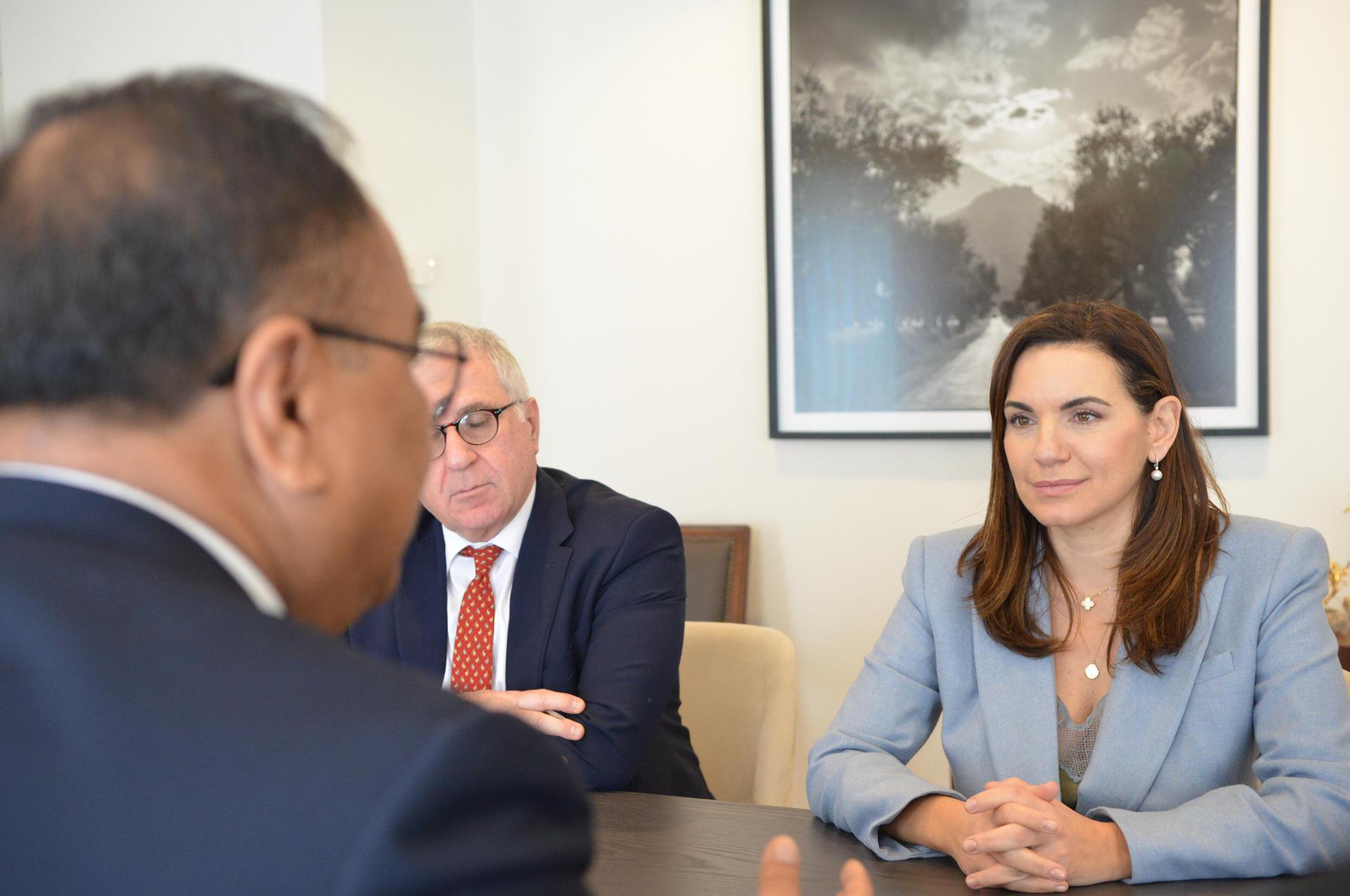 Συνάντηση Όλγας Κεφαλογιάννη με τον Πρέσβη της Δημοκρατίας των Φιλιππίνων