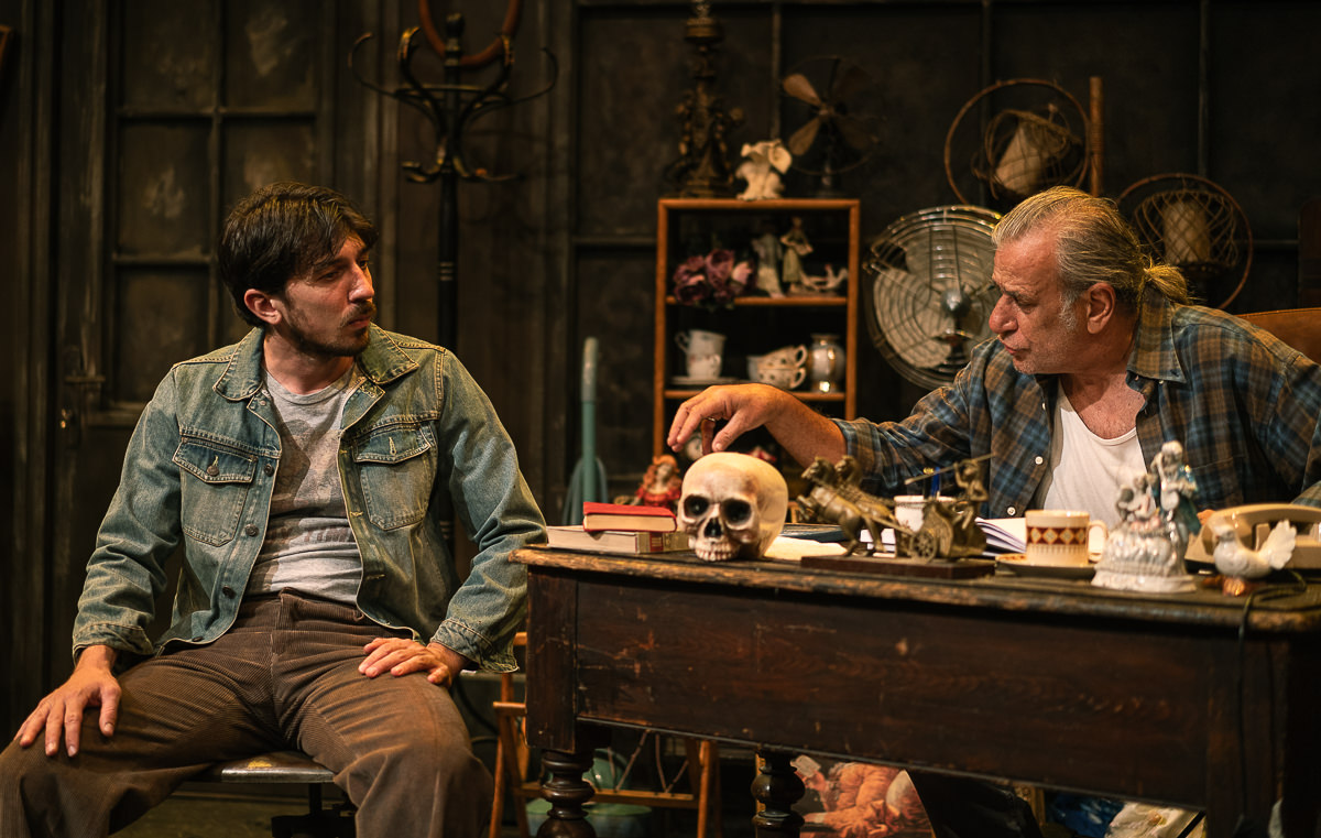 Αμερικάνικος Βούβαλος: Νέες παραστάσεις για τη σκοτεινή καρδιά του αμερικανικού ονείρου