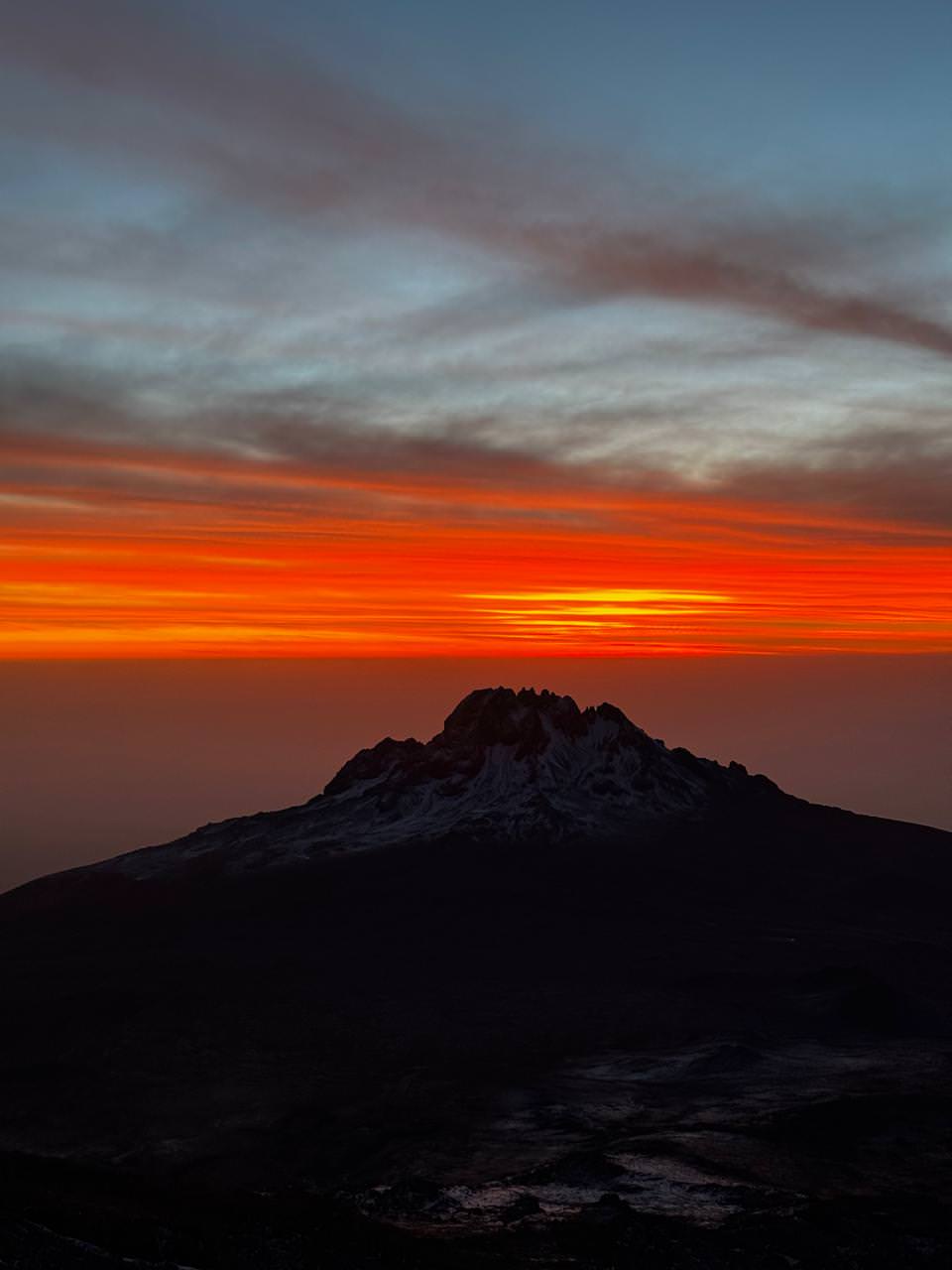 Ο Θανάσης Χτενάς ανέβηκε στο Κιλιμάντζαρο και μας μεταφέρει την εμπειρία του!