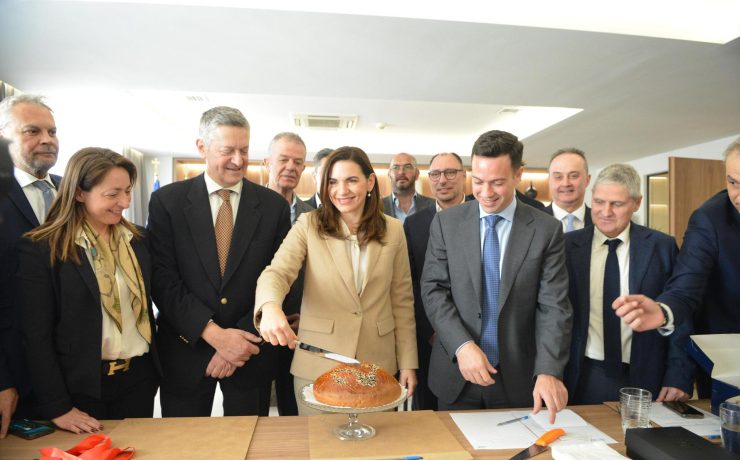 Η Όλγα Κεφαλογιάννη στην κοπή της πίτας της ΠΟΞ: Τρίτη διαδοχική χρονιά-ρεκόρ και προτεραιότητες για τον ελληνικό τουρισμό