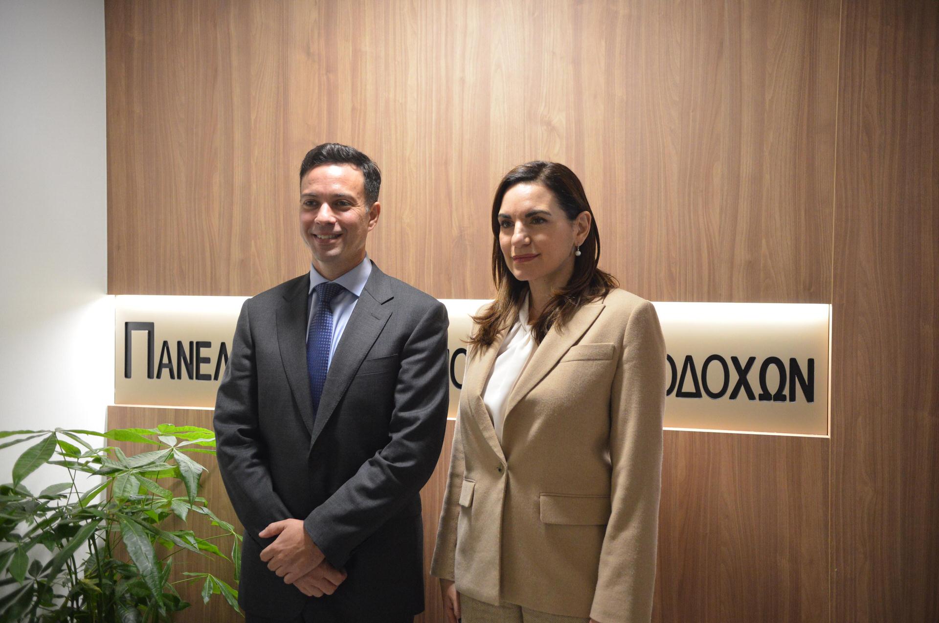 Η Όλγα Κεφαλογιάννη στην κοπή της πίτας της ΠΟΞ: Τρίτη διαδοχική χρονιά-ρεκόρ και προτεραιότητες για τον ελληνικό τουρισμό