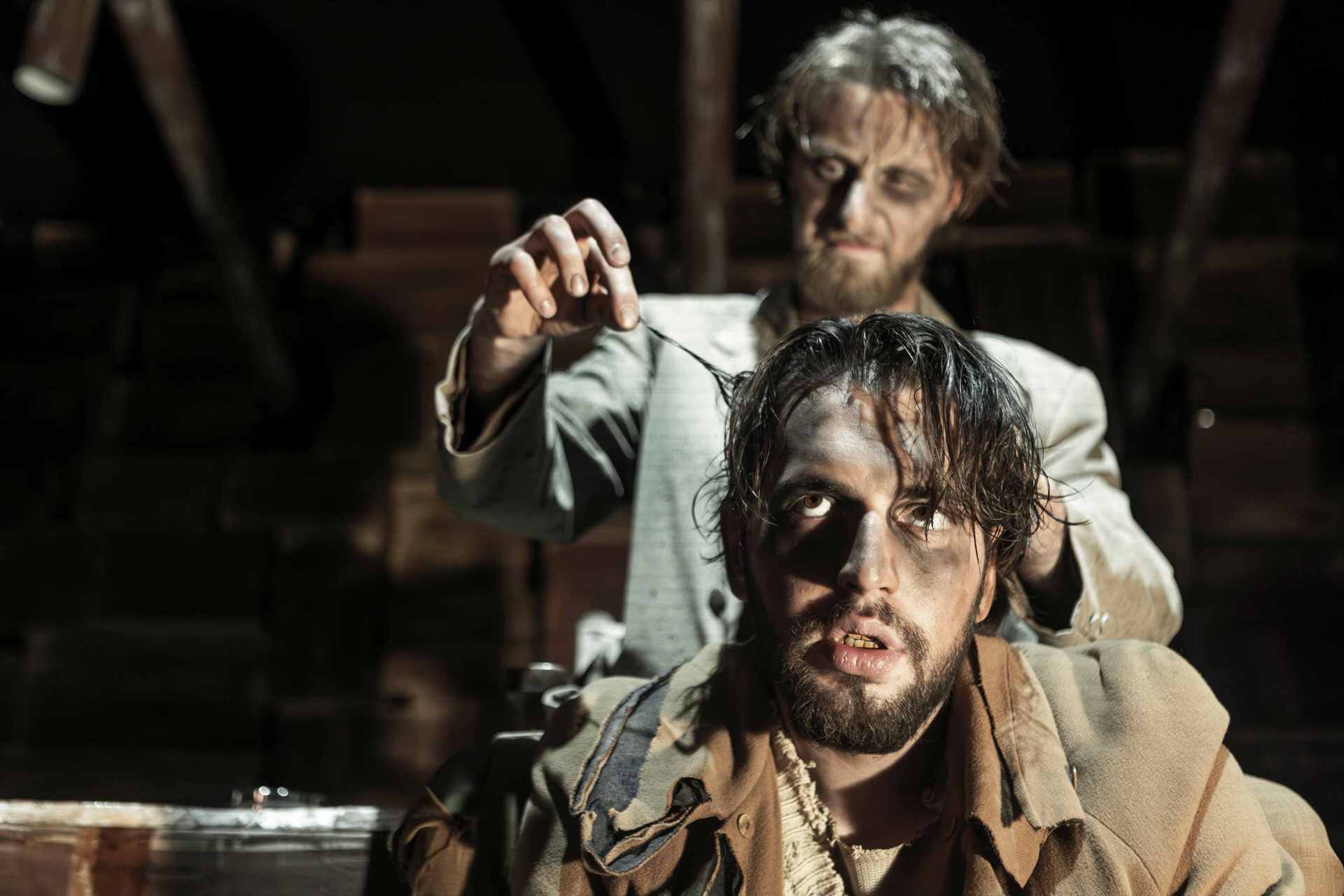 «Εμιγκρέδες» του Σλαβομίρ Μρόζεκ: Από 17 Φεβρουαρίου στο ΘΕΑΤΡΟ ΜΕΤΣ 