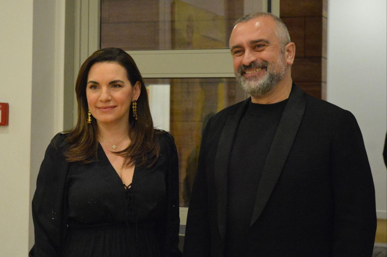 Η Υπουργός Τουρισμού στα εγκαίνια της έκθεσης «Είσαι ό,τι φοράς»