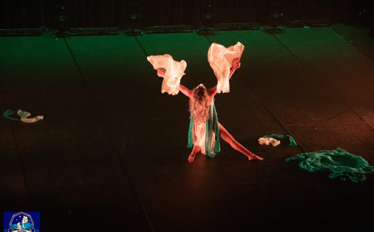 Η παράσταση «Strip the System» ανεβαίνει στο Red Jasper Cabaret Theatre