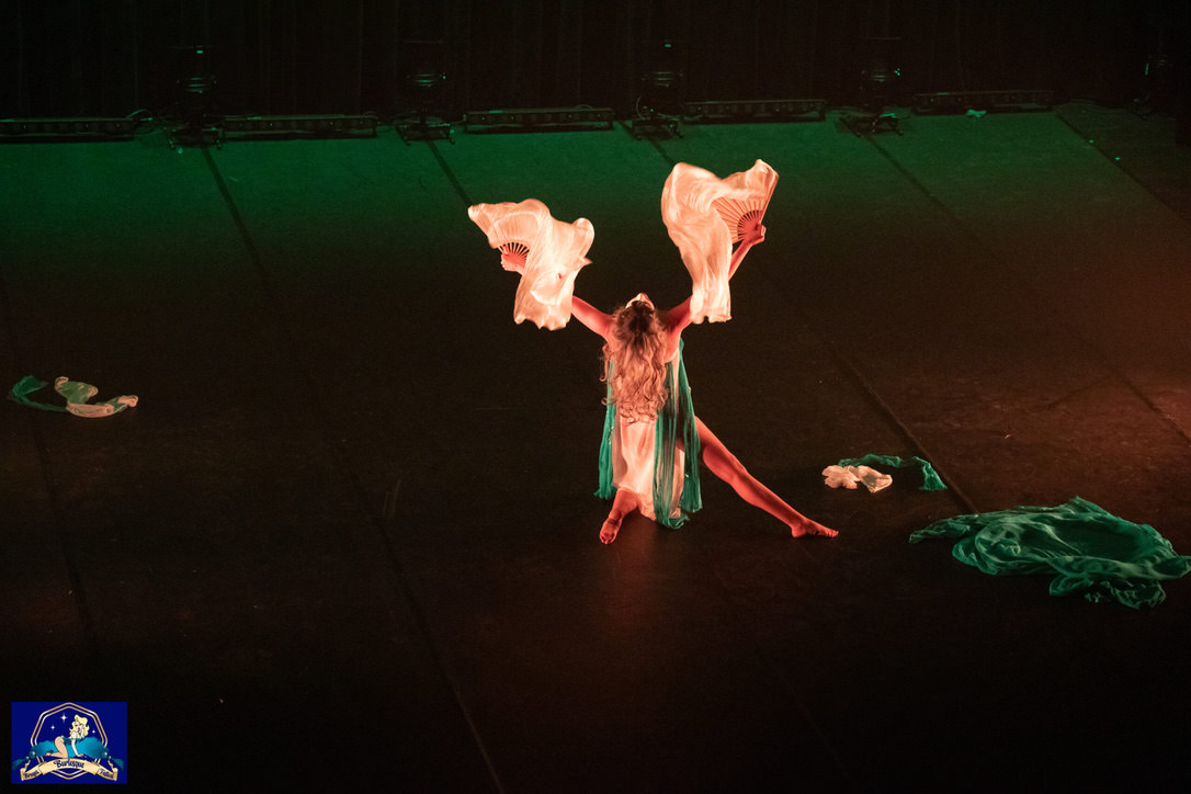 Η παράσταση «Strip the System» ανεβαίνει στο Red Jasper Cabaret Theatre