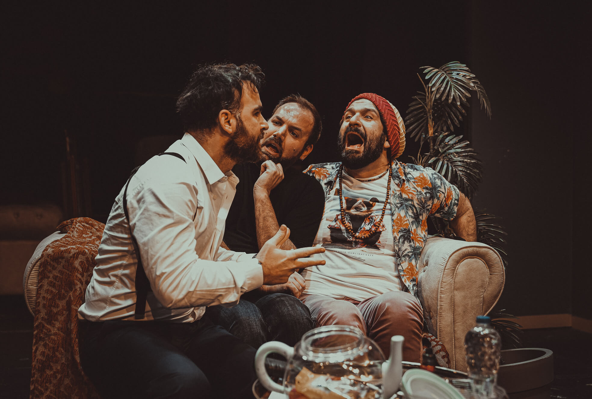 «Ο Ημιυπαίθριος» του Γιώργου Αλκαίου: Παράταση παραστάσεων στο θέατρο Coronet