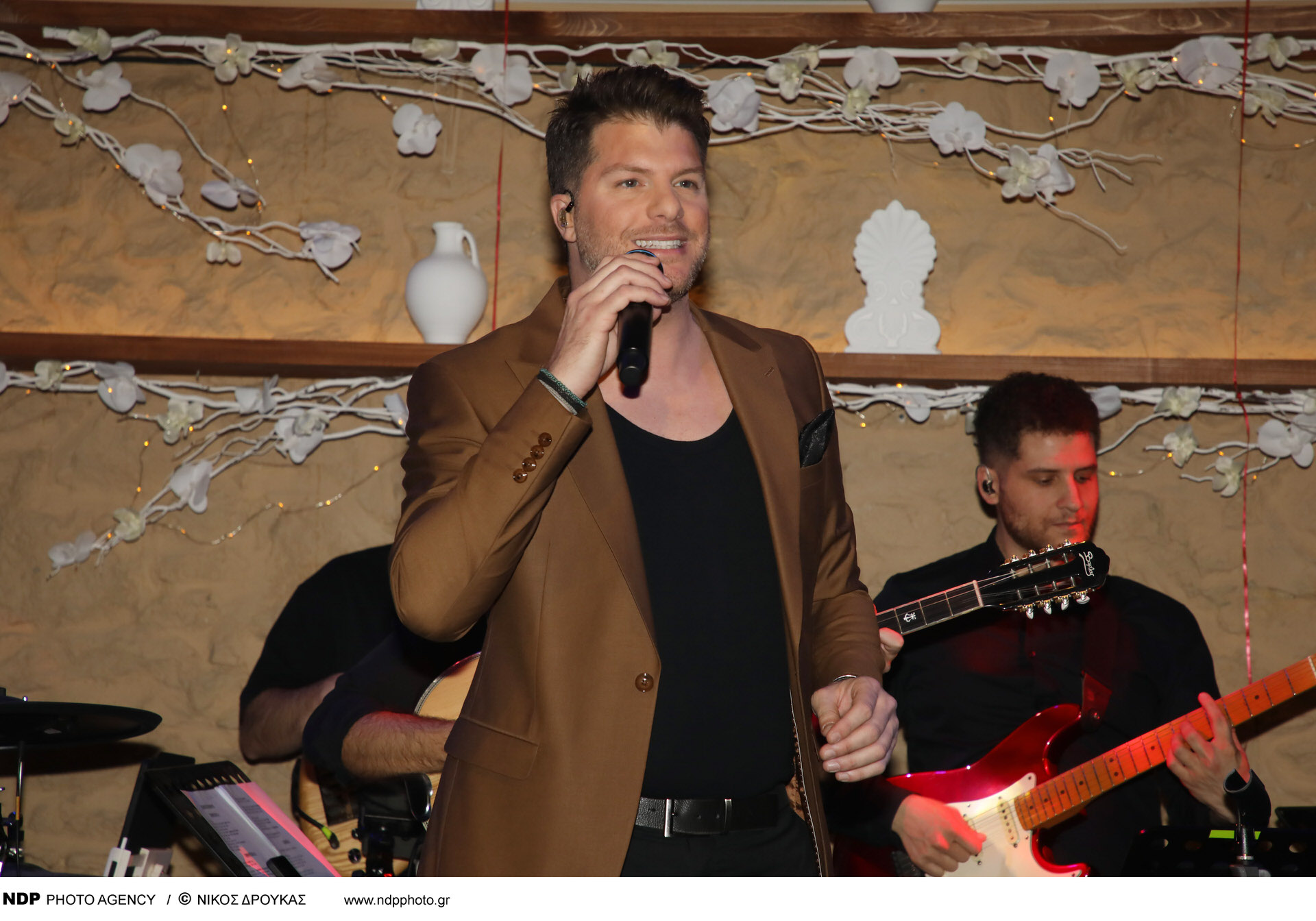 Κάθε Κυριακή μεσημέρι το απόλυτο live στο “Koukoutsi Restaurant” με τον μοναδικό Λούκα Γιώρκα!