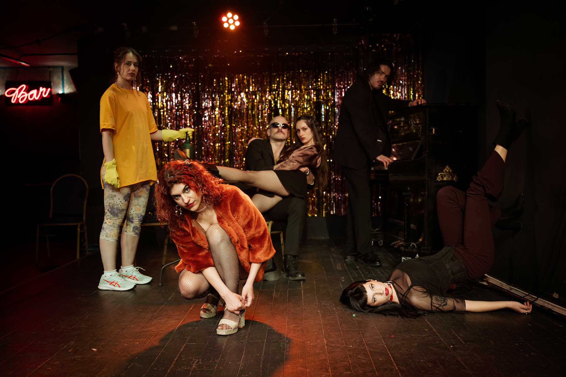 Το θέατρο Επί Κολωνώ υποδέχεται για τρίτη χρονιά το Μπιζζζ