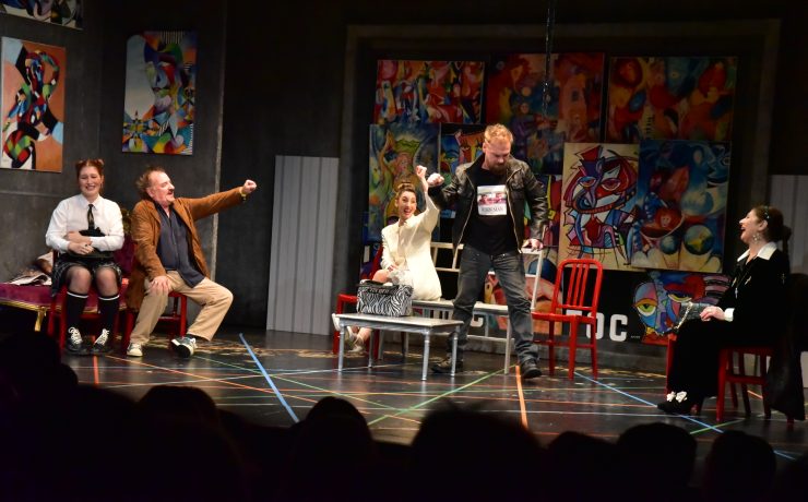 Το «Tοc Toc» σημειώνει μεγάλη επιτυχία κάθε Δευτέρα και Τρίτη στο Θέατρο Βρετάνια