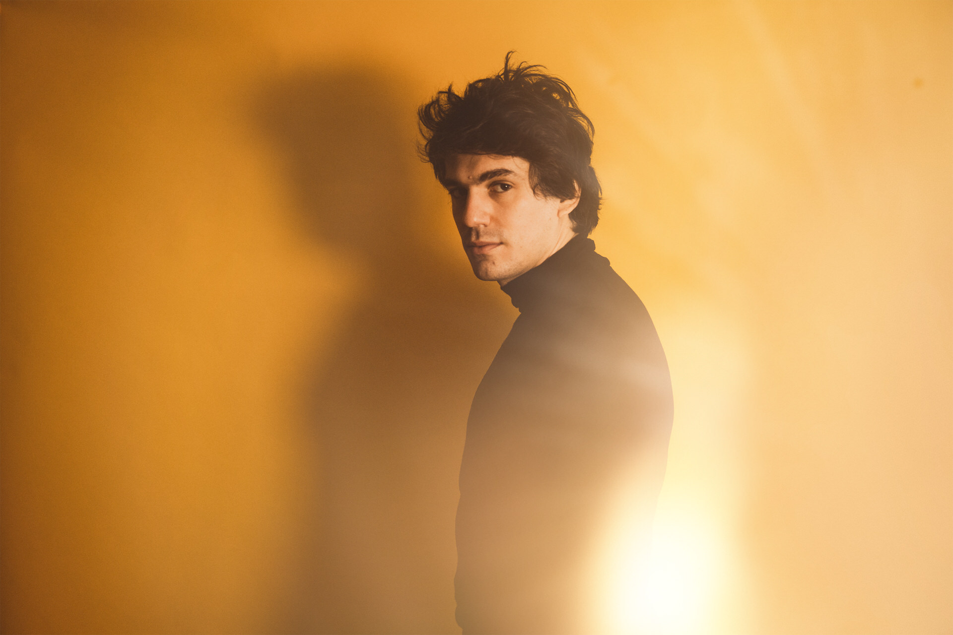 «Ρομπέρτο Τσούκκο»: Από 16 Οκτωβρίου στο θέατρο Προσκήνιο