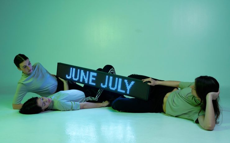 JUNE JULY: H νέα παράσταση της χορογράφου Ελεονώρας Σιαράβα έρχεται στο ΠΛΥΦΑ