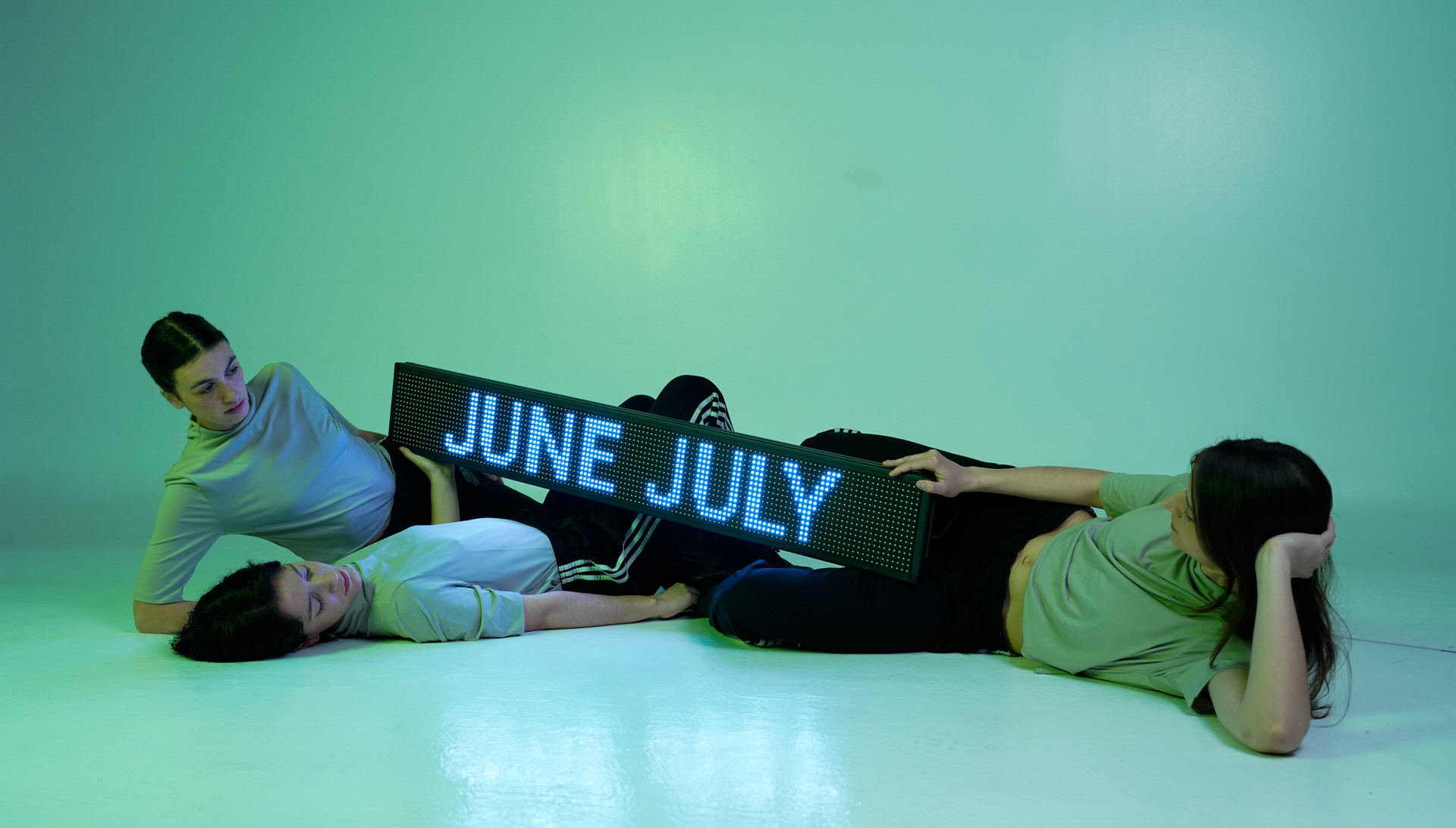 JUNE JULY: H νέα παράσταση της χορογράφου Ελεονώρας Σιαράβα έρχεται στο ΠΛΥΦΑ