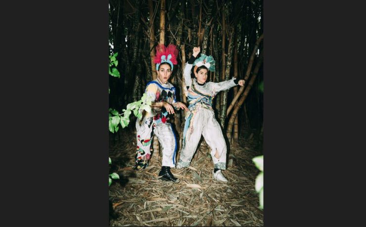 «‘AMFI: ένα αντισυμβατικό ντουέτο»: Η σατιρική παράσταση σύγχρονου χορού έρχεται στο θέατρο Ροές