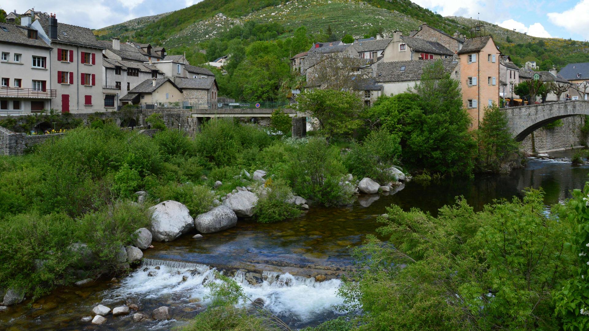 Περούζ: Ταξίδι στο μεσαιωνικό χωριό της Γαλλίας