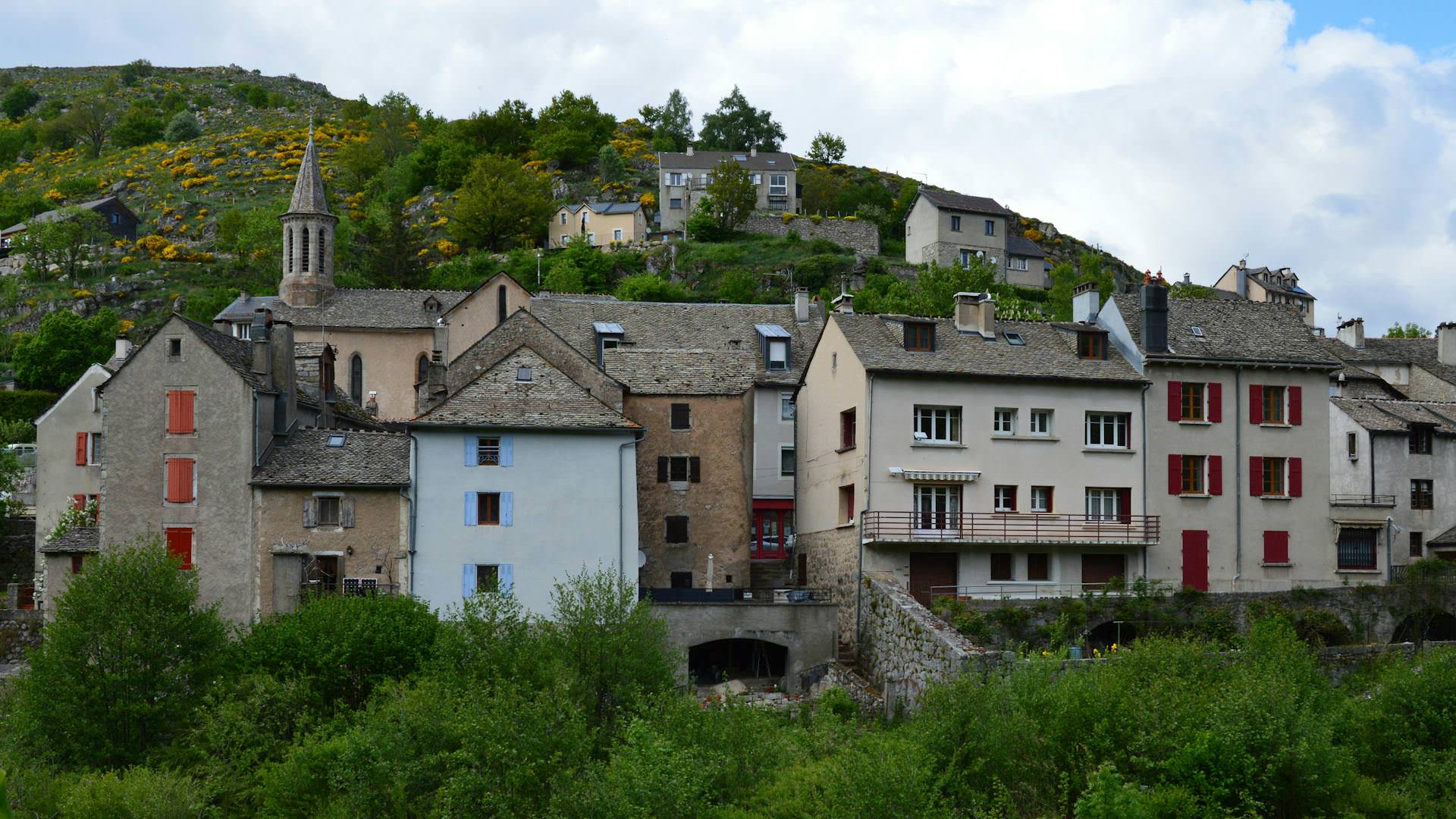 Περούζ: Ταξίδι στο μεσαιωνικό χωριό της Γαλλίας