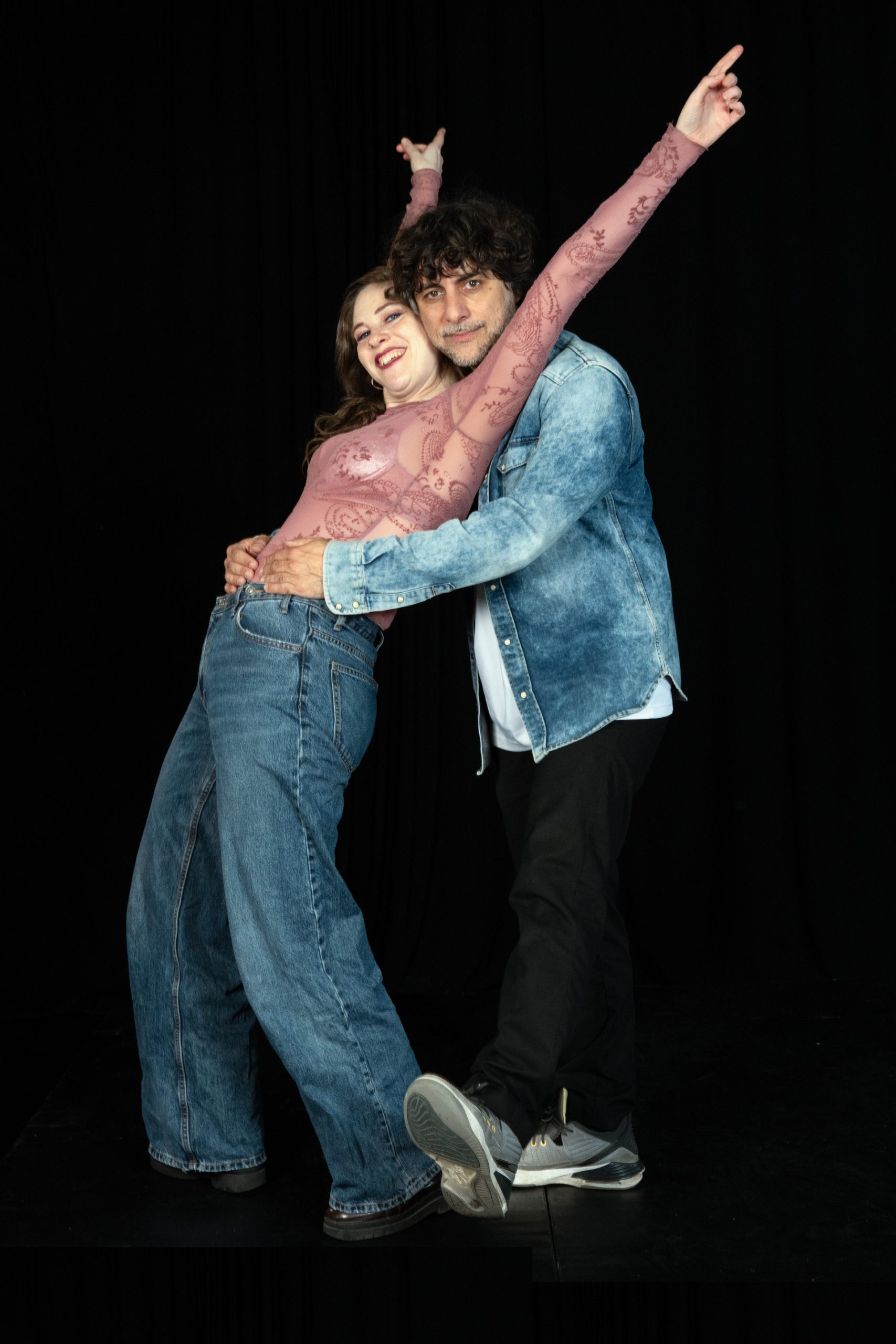 Ο Κώστας Γάκης στο travelgirl.gr: "Σε κάθε μας παράσταση αυτό που αναζητούμε είναι να εμβαθύνουμε στον άνθρωπο και να βρούμε το χαμένο "συν"