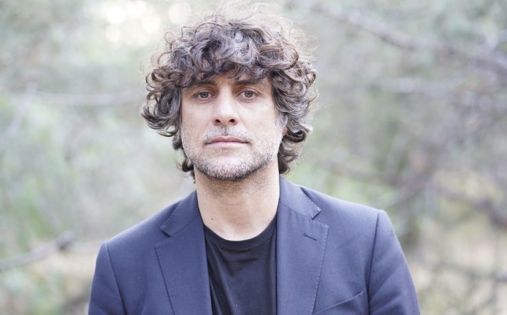 Ο Κώστας Γάκης στο travelgirl.gr: "Σε κάθε μας παράσταση αυτό που αναζητούμε είναι να εμβαθύνουμε στον άνθρωπο και να βρούμε το χαμένο "συν"