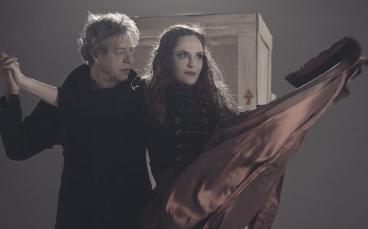 Ο Γιάννης Τσορτέκης και η Έλενα Μαυρίδου μαζί στη σκηνή στο ΔΕΣΠΟΙΝΙΣ ΤΖΟΥΛΙΑ