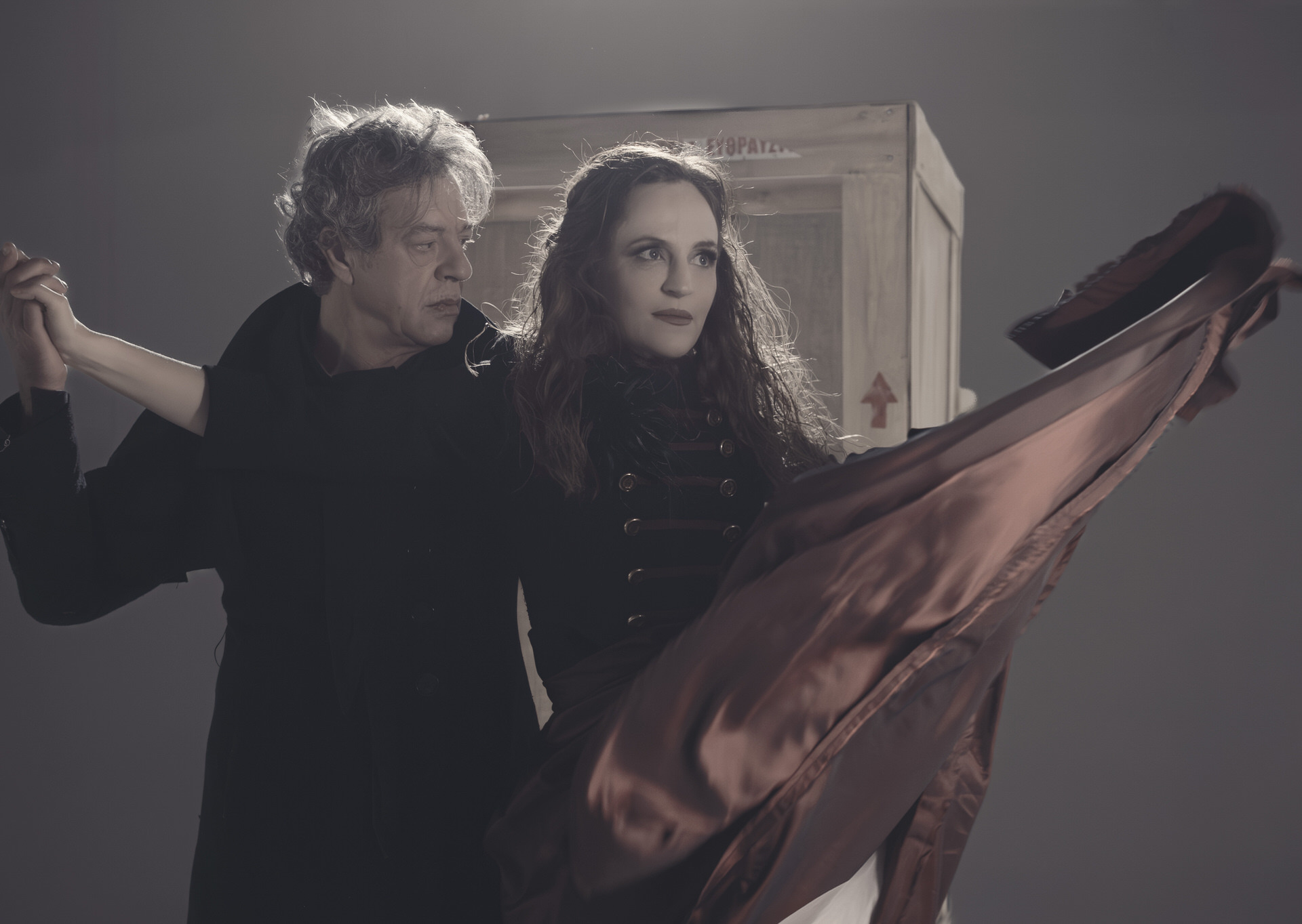 Ο Γιάννης Τσορτέκης και η Έλενα Μαυρίδου μαζί στη σκηνή στο ΔΕΣΠΟΙΝΙΣ ΤΖΟΥΛΙΑ