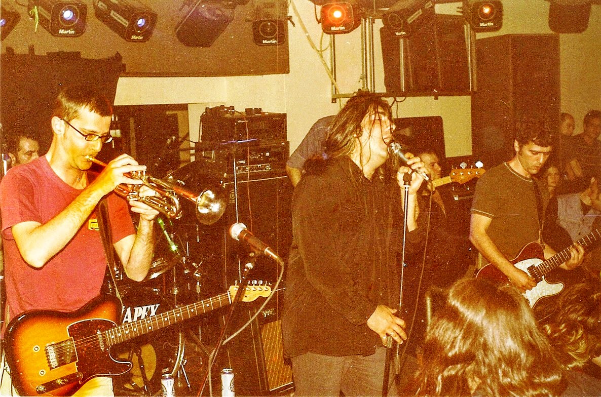 Live - Αφιέρωμα στα Διάφανα Κρίνα: Στις 2 Μαΐου στο Eightball στη Θεσσαλονίκη