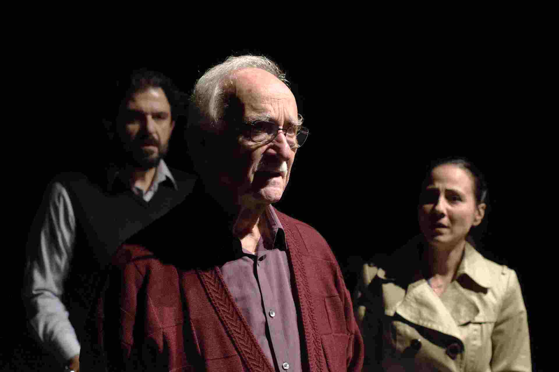 Συνεχίζονται και τον Μάιο οι παραστάσεις του έργου «Ο Πατέρας μου» του Φλοριάν Ζελλέρ στο Θέατρο Στοά