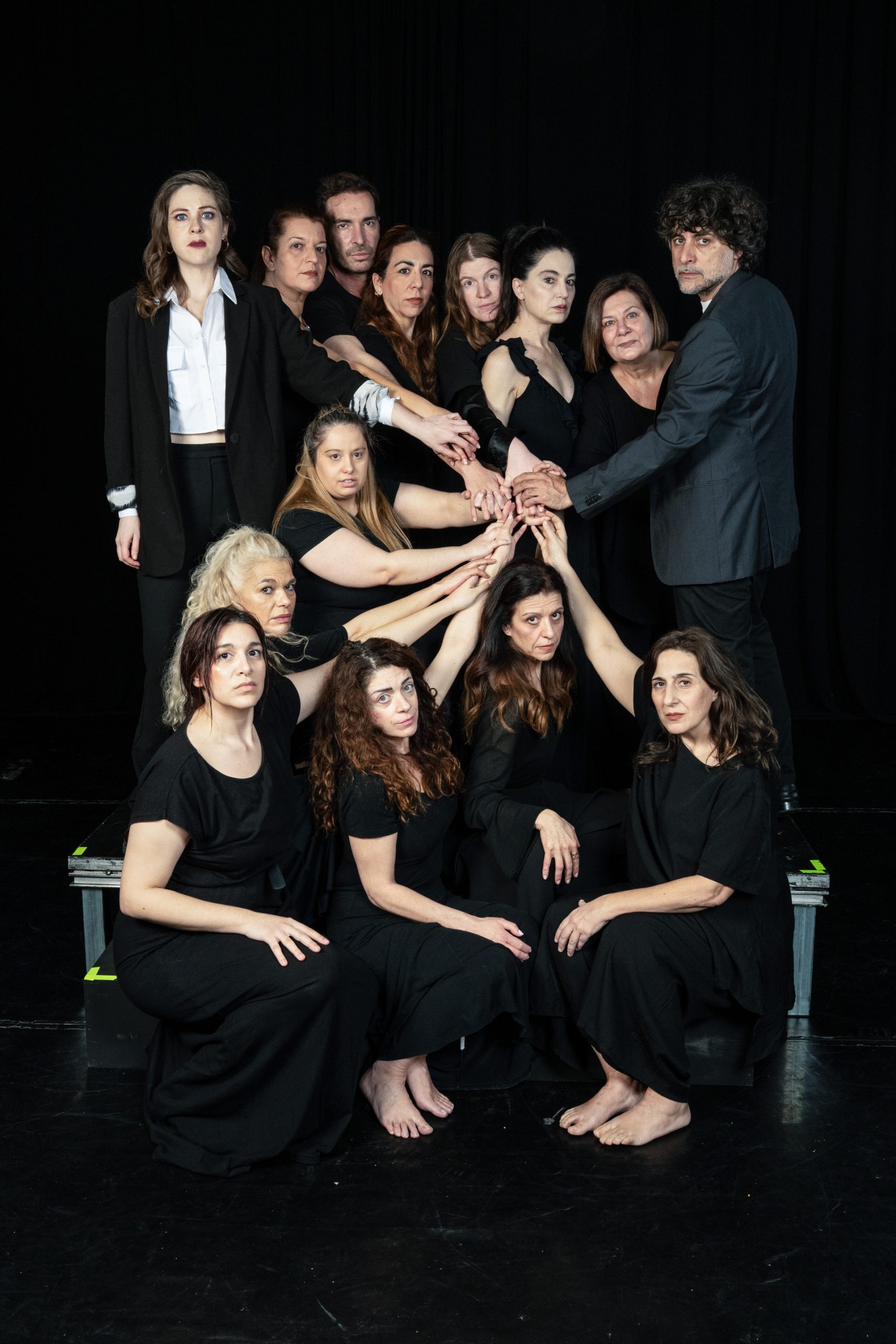 Ο Κώστας Γάκης στο travelgirl.gr: "Σε κάθε μας παράσταση αυτό που αναζητούμε είναι να εμβαθύνουμε στον άνθρωπο και να βρούμε το χαμένο "συν"