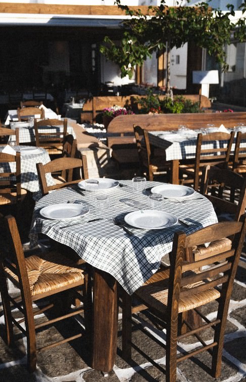 «Μεράκι Ταβέρνα Πάρος»: Η νέα γαστρονομική άφιξη που φέρνει αυθεντική ελληνική γεύση στη Νάουσα