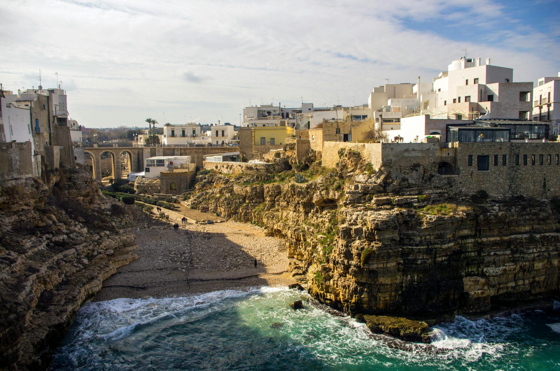 Polignano a Mare: Ένα ταξίδι στο μπαλκόνι της Αδριατικής