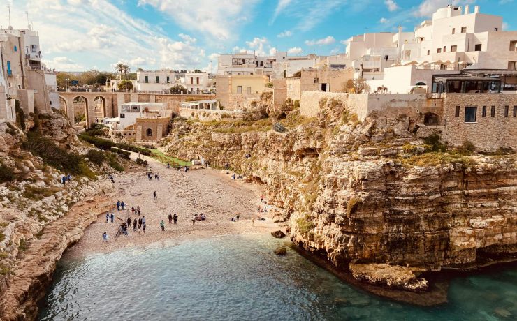 Polignano a Mare: Ένα ταξίδι στο μπαλκόνι της Αδριατικής