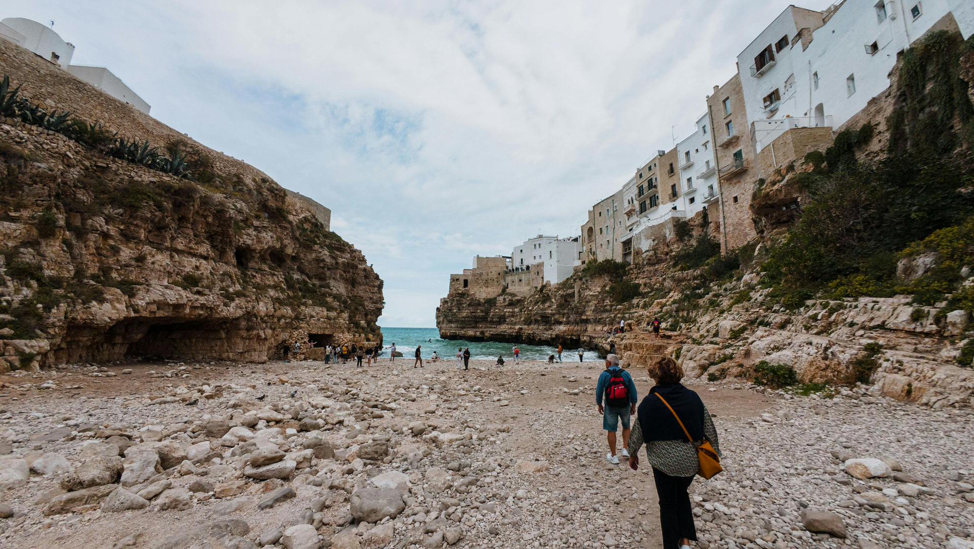 Polignano a Mare: Ένα ταξίδι στο μπαλκόνι της Αδριατικής