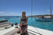 Μια μέρα στα κυκλαδίτικα νερά της Πάρου-Αντιπάρου με το Καταμαράν της Seacret Cruises