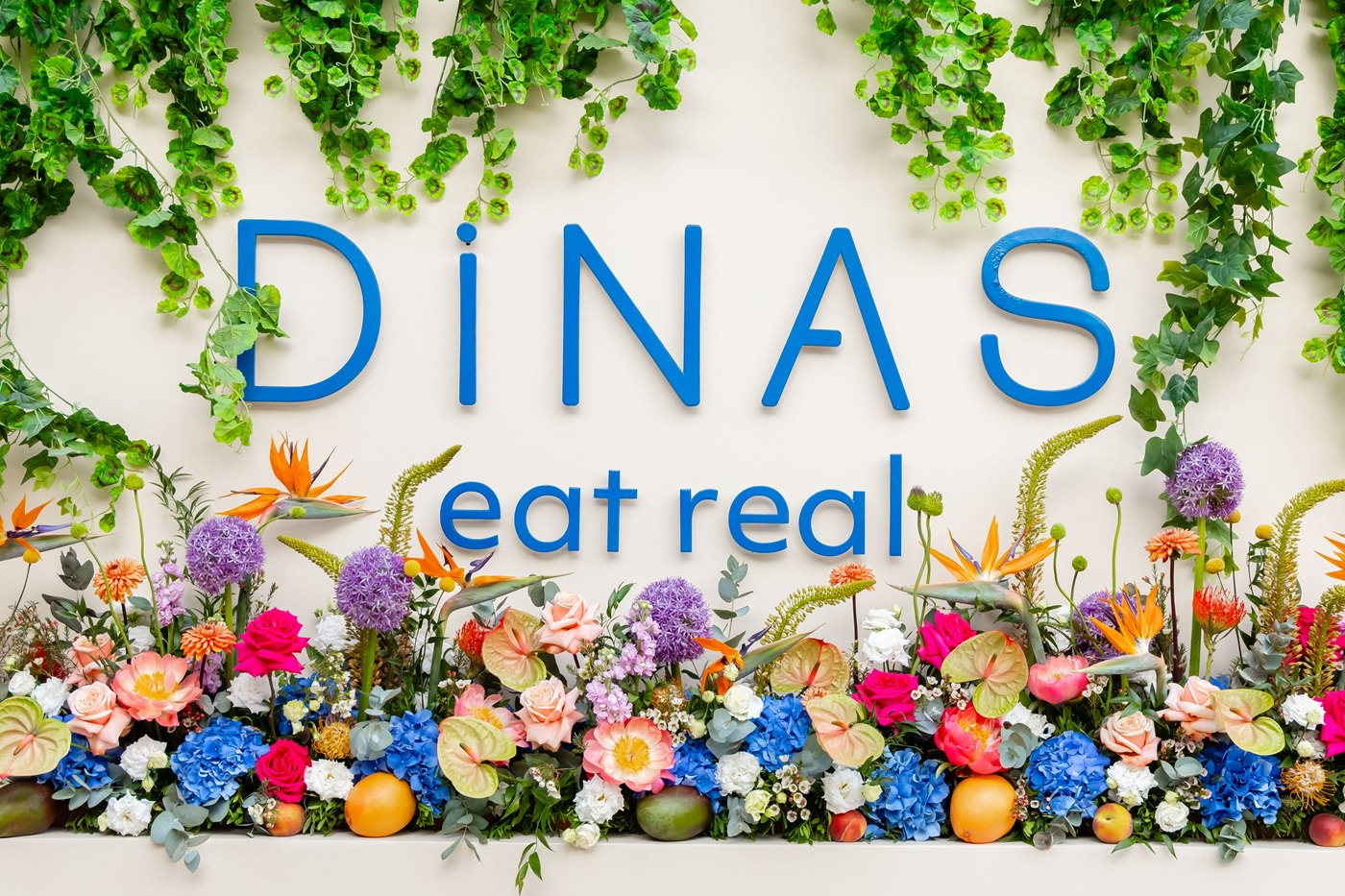 DINAS eat real: Επισκεφθήκαμε το νέο eat real concept της Ντίνας Νικολάου που αλλάζει τον τρόπο αντίληψης του καθημερινού μας φαγητού