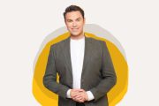 Ο Μάριος Φραγκούλης ταξιδεύει με «Χέρια Φτερά» σε Θεσσαλονίκη, Αθήνα, Κρήτη