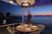 «Ellados Eikones»: Γεύσεις με "άρωμα" Ελλάδας με φόντο το μαγευτικό ηλιοβασίλεμα της Αθηναϊκής Ριβιέρας