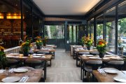 “Papagalos Athens”: Λαμπερά εγκαίνια για το νέο hotspot της Γλυφάδας που φέρνει τη σύγχρονη ελληνική κουζίνα στο επίκεντρο!