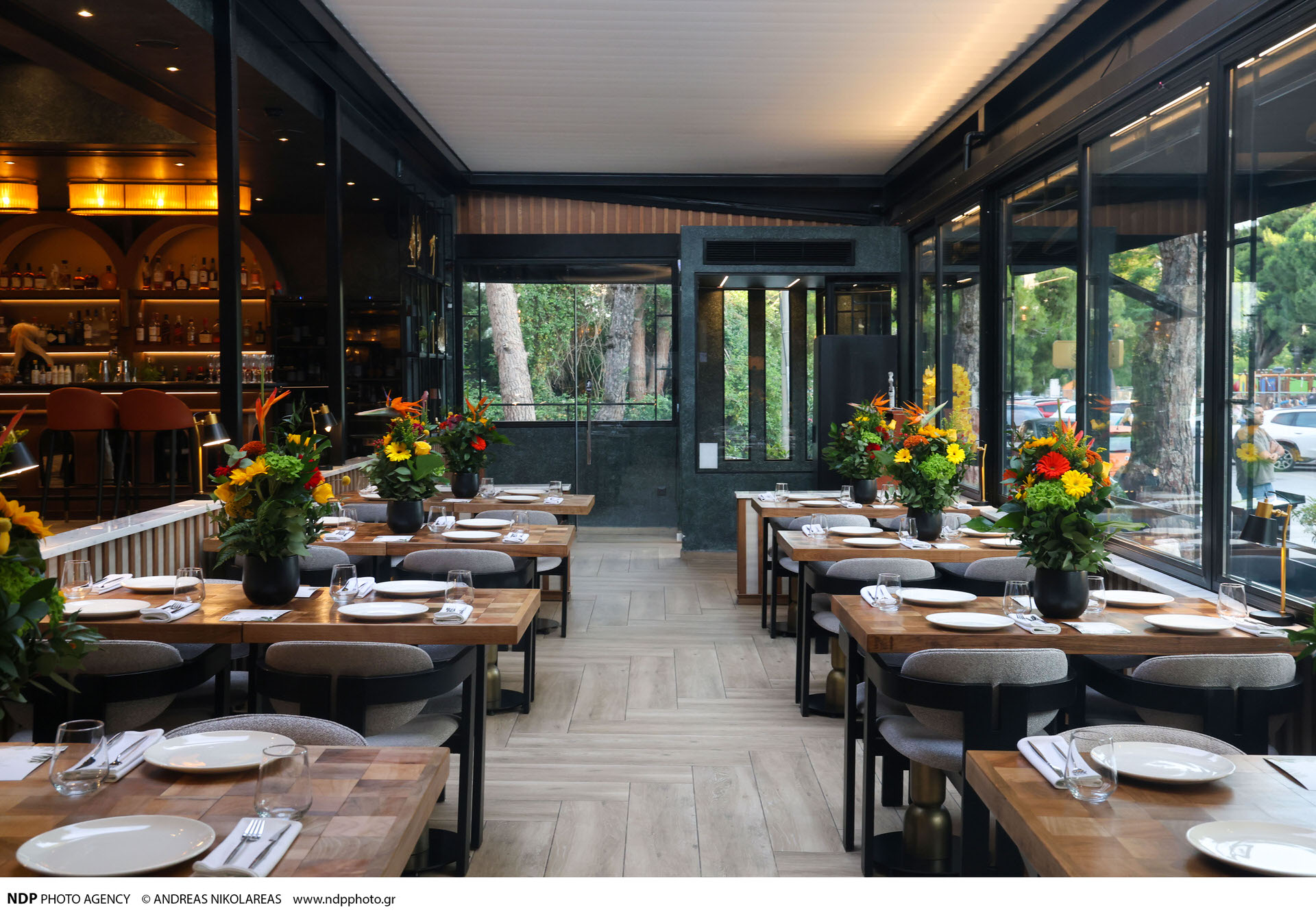 “Papagalos Athens”: Λαμπερά εγκαίνια για το νέο hotspot της Γλυφάδας που φέρνει τη σύγχρονη ελληνική κουζίνα στο επίκεντρο!