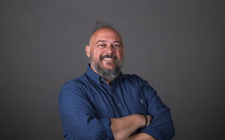 Ο κωμικός μονόλογος “ΚΡΟΙΣΟΙ” στις 28 Ιουνίου στο Επί Κολωνώ