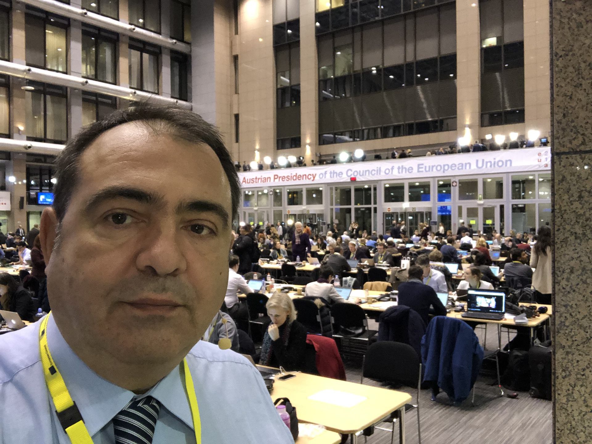 "El Funcionario - Ελεγεία στην Ευρωκρατία των Βρυξελλών": Κυκλοφόρησε από τις εκδόσεις Gema το μυθιστόρημα του γνωστού δημοσιογράφου Γεώργιου Θ. Συριόπουλου