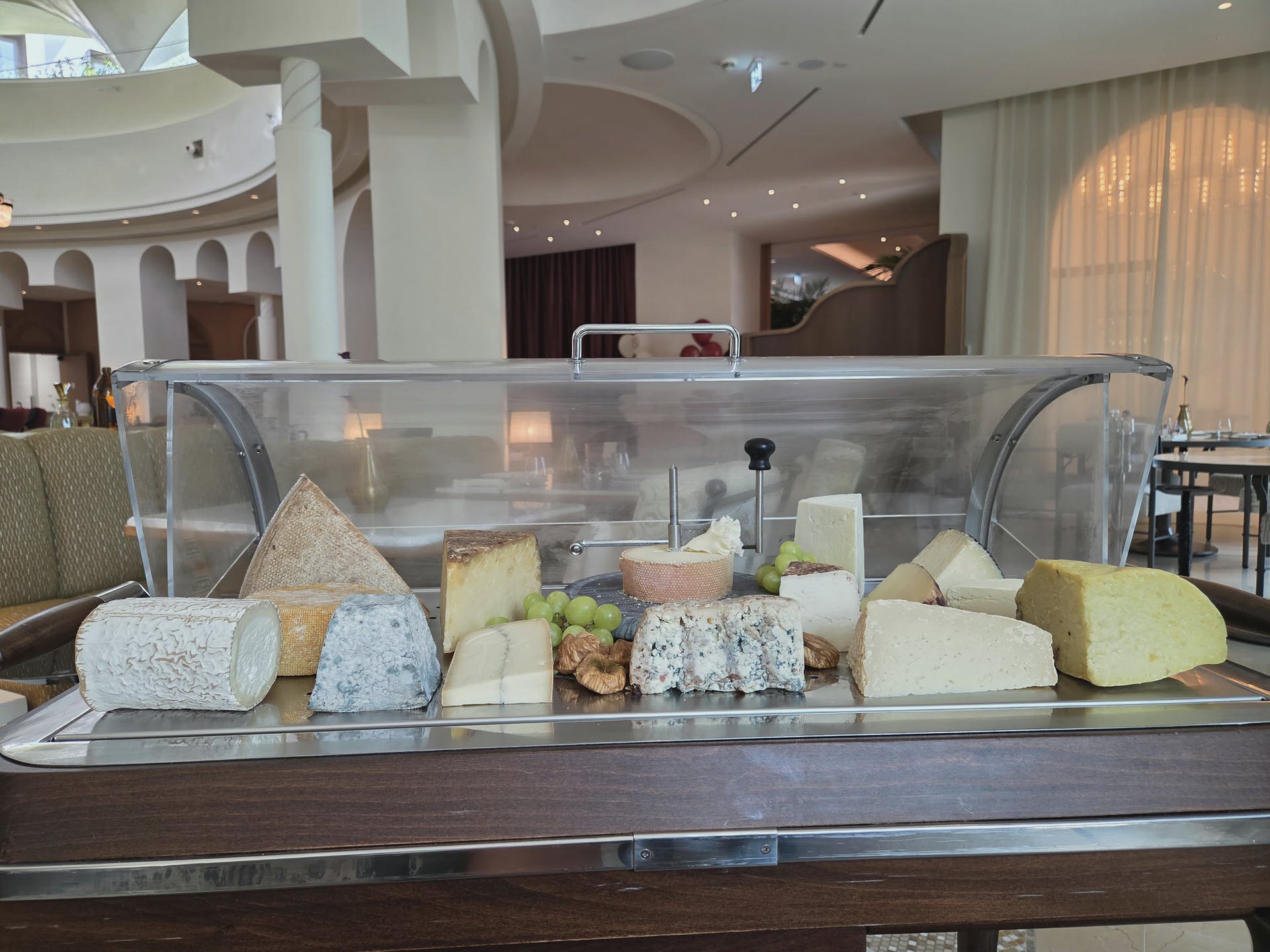 Byzantino Grande Brasserie: Επέστρεψε στο Conrad Athens The Ilisian και εμείς δοκιμάσαμε το μενού!
