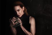 "ΑΜΛΕΤ" σε σκηνοθεσία Δημήτρη Καραντζά με τη Στεφανία Γουλιώτη από 19 Δεκεμβρίου στο θέατρο Βεάκη