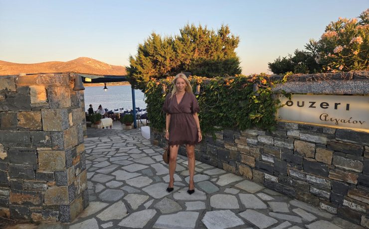 Μουσική, θάλασσα και εκλεκτοί μεζέδες: Τα καλοκαιρινά βράδια στο Ouzeri του GRL