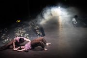 «Cleansed»: Η μεγάλη επιτυχία συνεχίζεται για 2η χρονιά για περιορισμένο αριθμό παραστάσεων