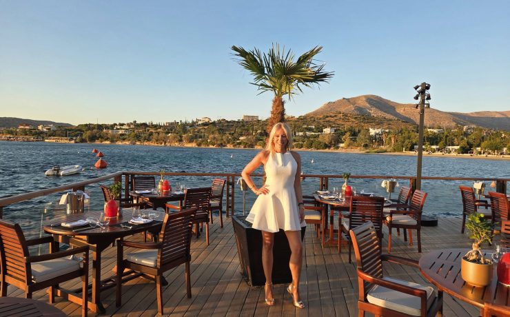 Kohylia: Το εστιατόριο που "επιπλέει" πάνω στη θάλασσα στο Grand Resort Lagonissi