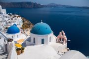Δεκαπενταύγουστος στην Ελλάδα: Το «Πάσχα του Καλοκαιριού» και τα μεγάλα προσκυνήματα της Παναγίας