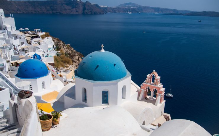 Δεκαπενταύγουστος στην Ελλάδα: Το «Πάσχα του Καλοκαιριού» και τα μεγάλα προσκυνήματα της Παναγίας